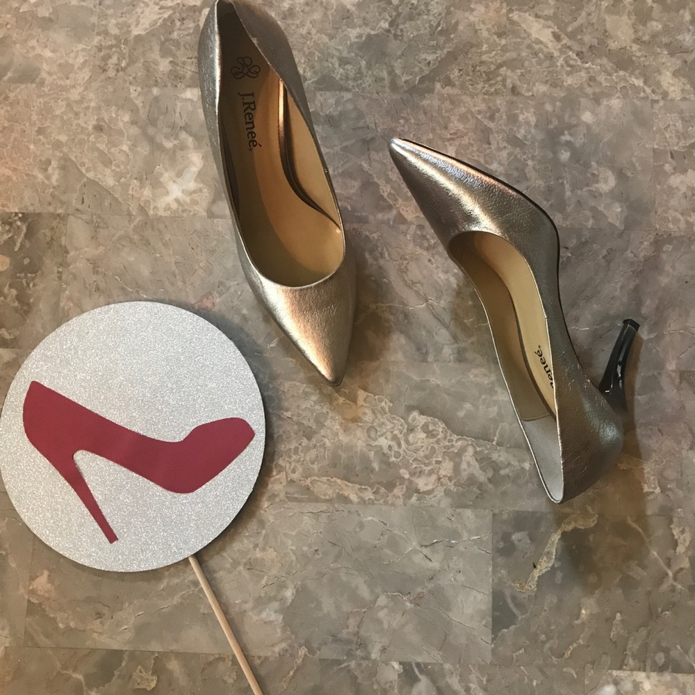 Beautiful J. Renee Pumps
